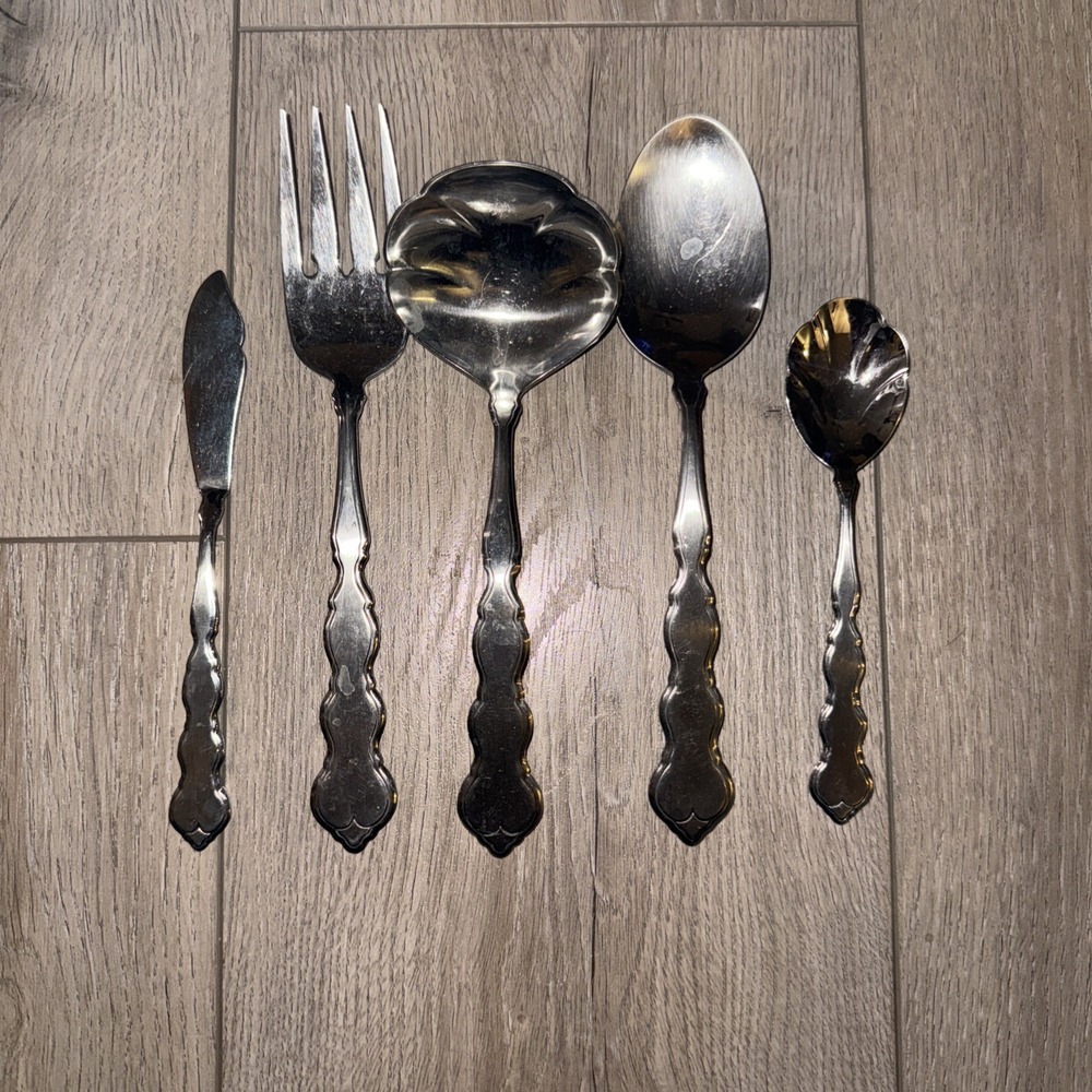 5 PCs Oneida VALERIE Stainless‎ Distinction Deluxe HH Community Hostess Flatware